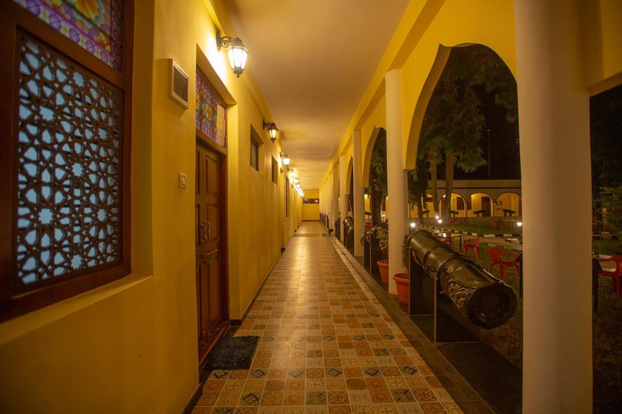 Kstdc Hotel Mayura Adilshahi Bijapur 外观 照片